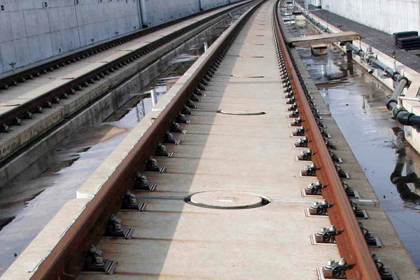 上越新幹線のスラブ軌道