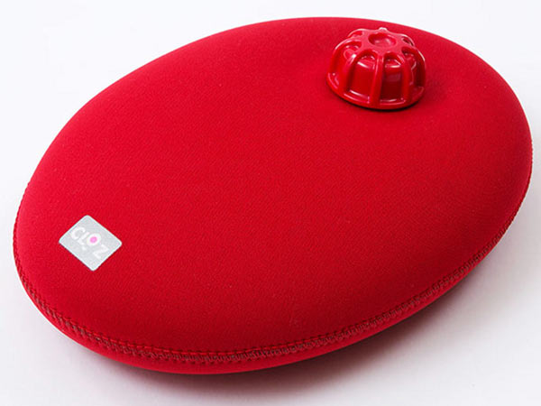 保温性にも優れたウェットスーツ素材を使用