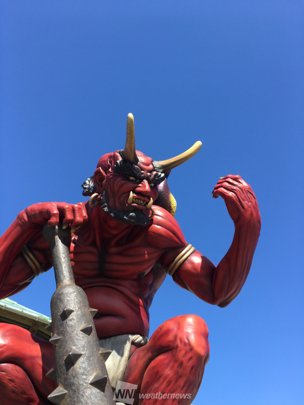 画賛掛け軸】鬼の豆まき画「鬼も悟れば…」 すみだ北斎美術館 on X