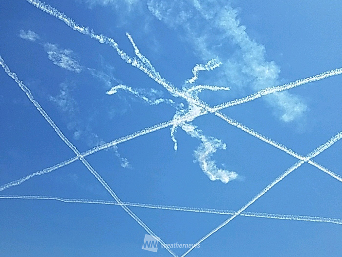 青空に描くアート ブルーインパルス 鳥取 ウェザーニュース