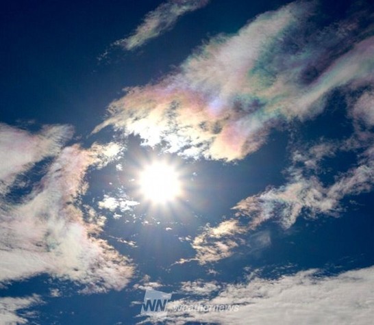 関東の空に幻想的な虹色 彩雲 現る ウェザーニュース