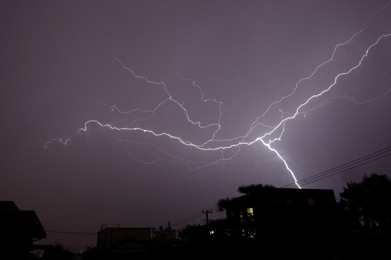 エネルギーは夏の雷の数百倍 世界でも珍しい 冬季雷 の実態 ウェザーニュース