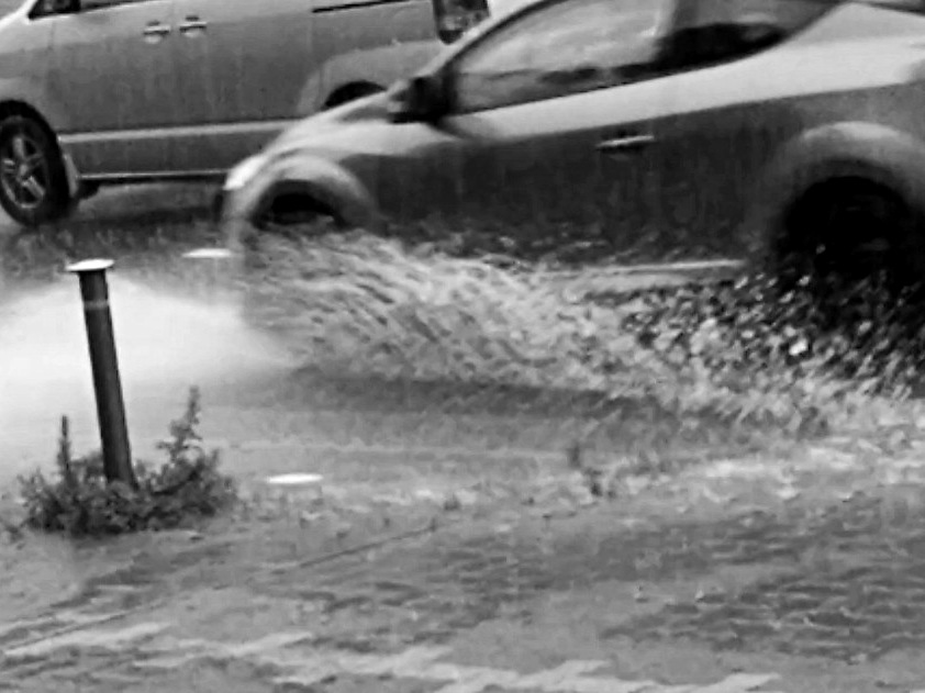 泥はね運転！ 道路交通法の違反行為って本当!? ウェザーニュース