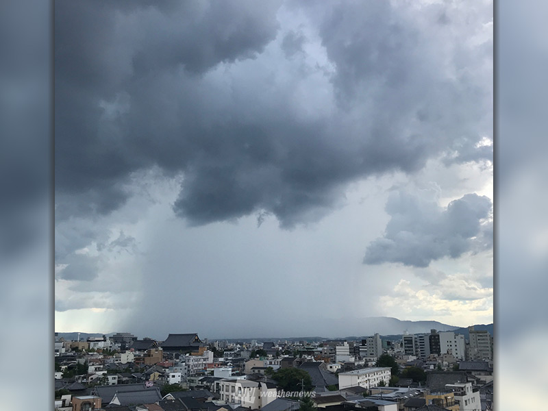 大阪や京都でゲリラ豪雨 夕方まで激しい雨に警戒 - ウェザー ...
