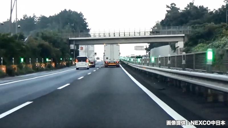 高速道路の 流れるライト 実はあなた達を見守っている ウェザーニュース