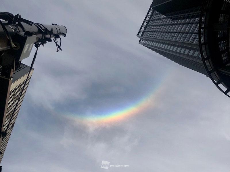 東京都心など関東で逆さ虹 環天頂アークが出現 ウェザーニュース