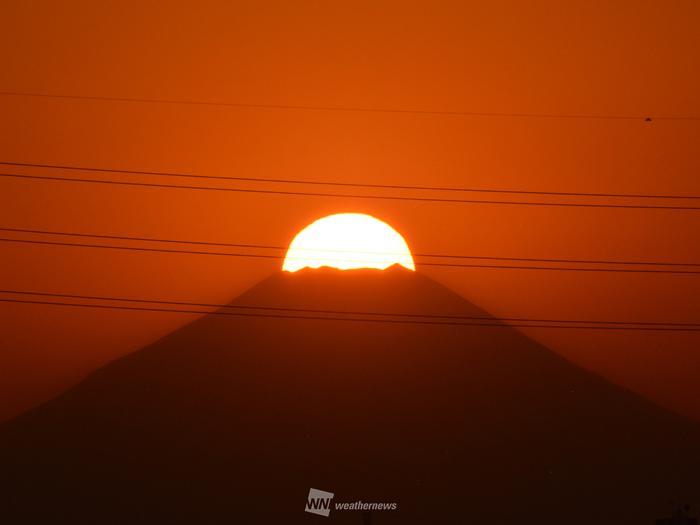 ダイヤモンド富士が見えた 富士山頂に沈む夕日 東京 練馬 ウェザーニュース