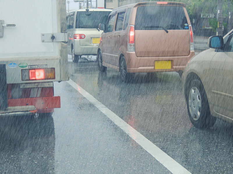 雨の日は車の事故件数が4倍に 注意したい4つのポイント ウェザーニュース