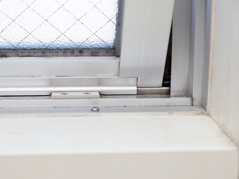 決めては片栗粉 サッシの黒カビ 技アリ掃除術 ウェザーニュース