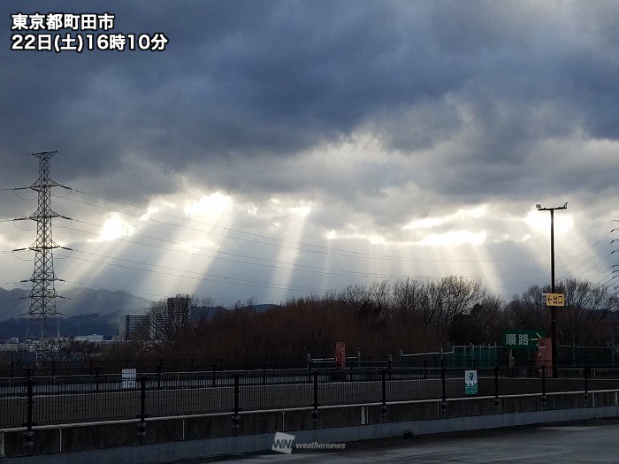 前線の雲接近 関東に 天使の梯子 が出現 ウェザーニュース