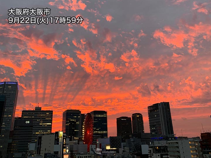 大阪など関西の空が染まる 4連休を締めくくる真っ赤な夕焼け 年9月22日 Biglobeニュース