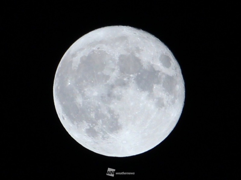 10月31日 土 夜は ブルームーン 今月2回目の満月 見ると幸せが訪れる ウェザーニュース