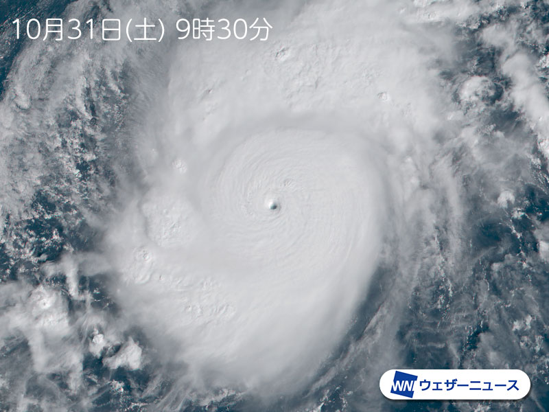 台風19号情報 今年最強の勢力に発達 台風の目が引き締まる 年の台風情報 ウェザーニュース