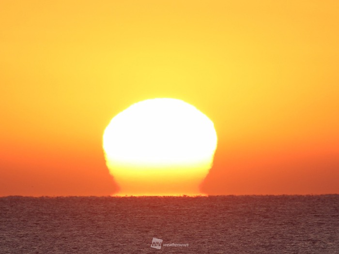 だるま朝日 蜃気楼で太陽が変形して見えた朝 三重 尾鷲 ウェザーニュース