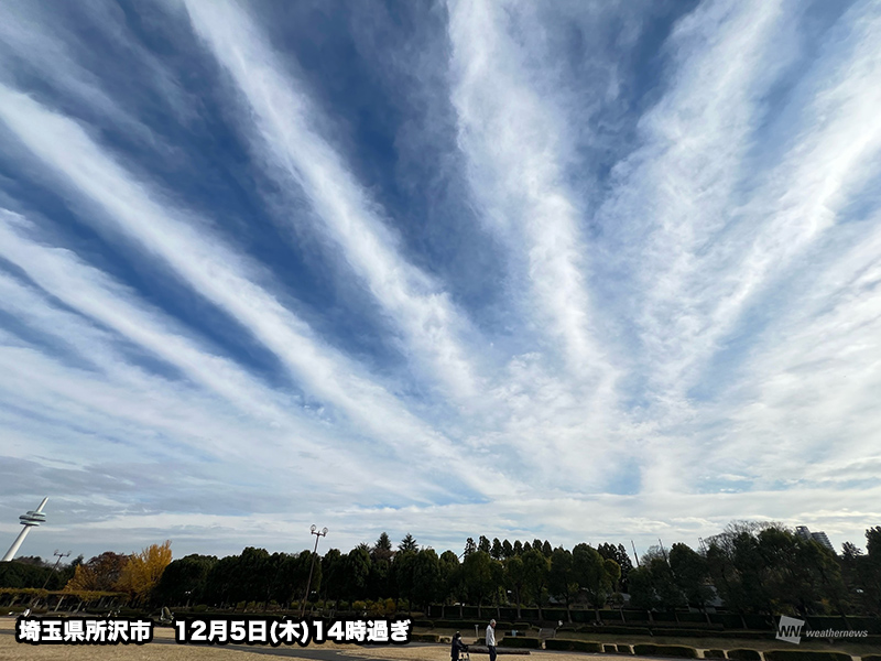 関東南部でシマシマ模様の雲 青空と白い雲のコントラスト - ウェザーニュース