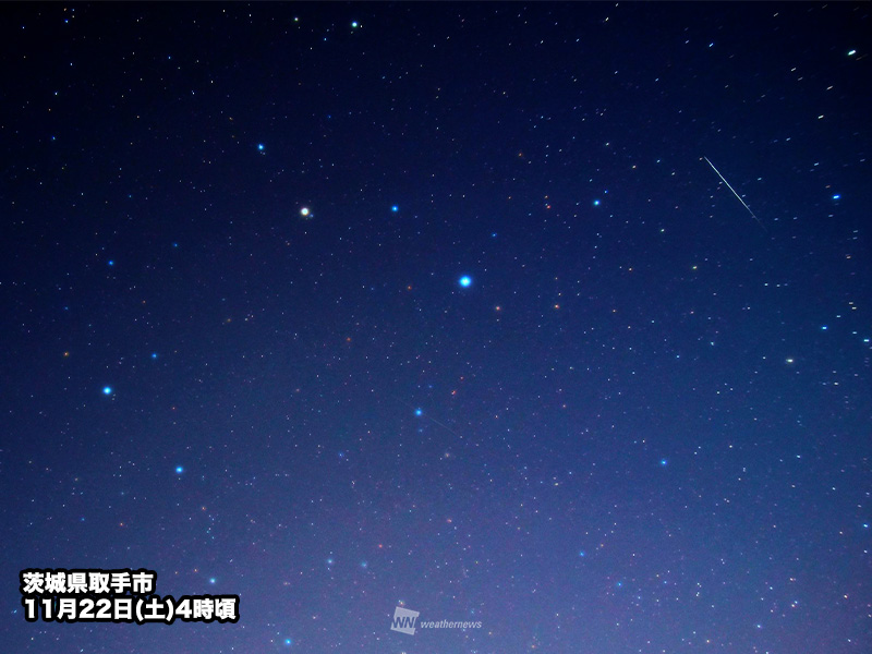 夜空に明るい流星痕 東日本や西日本で目撃情報