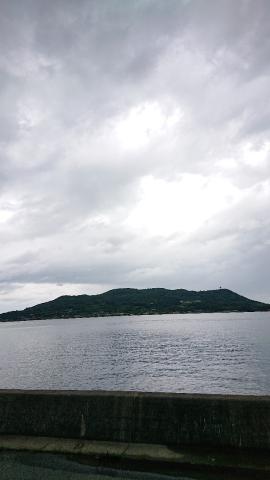 能古島現在は曇り...