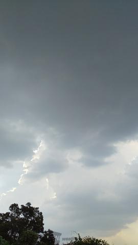 待望の雨は雷雨 注目の空の写真 ウェザーニュース