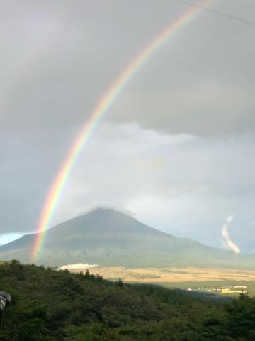 富士に掛かる虹