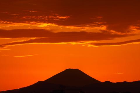 夕焼けと富士山 注目の空の写真 ウェザーニュース