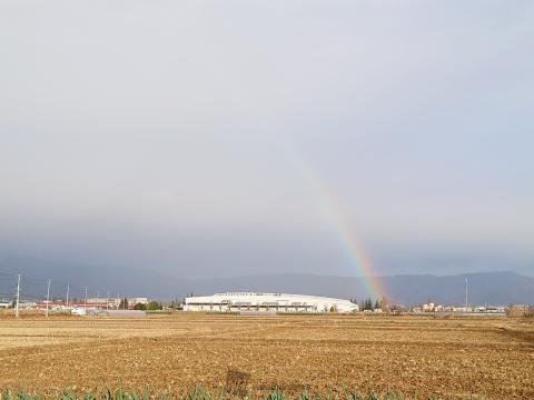 福島に大きな朝虹が出現 注目の空の写真 ウェザーニュース