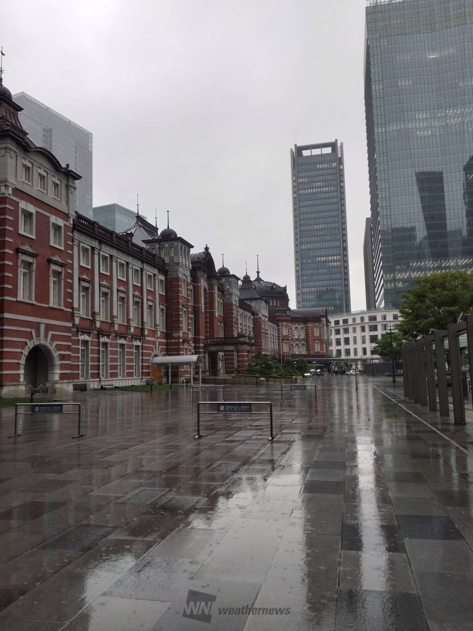 雨朝東京駅☔。おは...