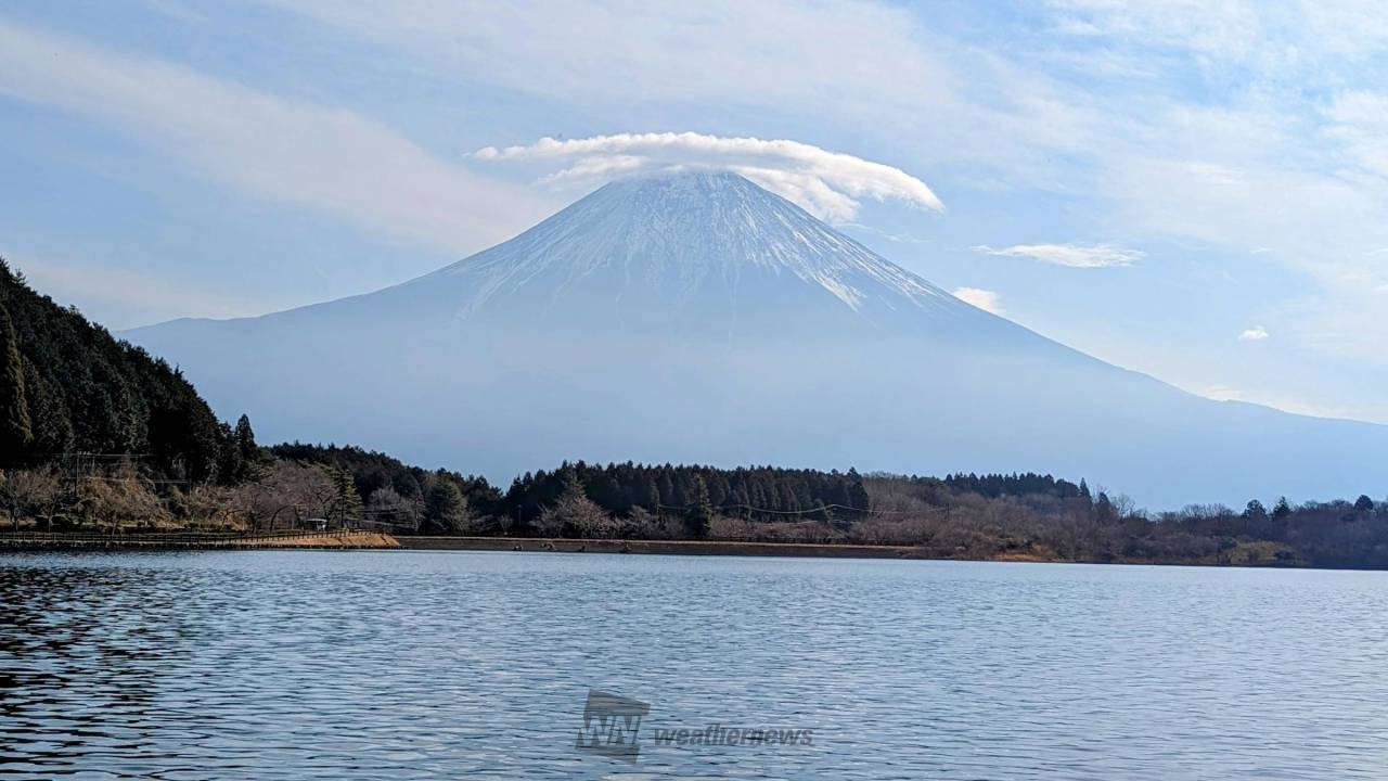 富士山の山頂に、お...