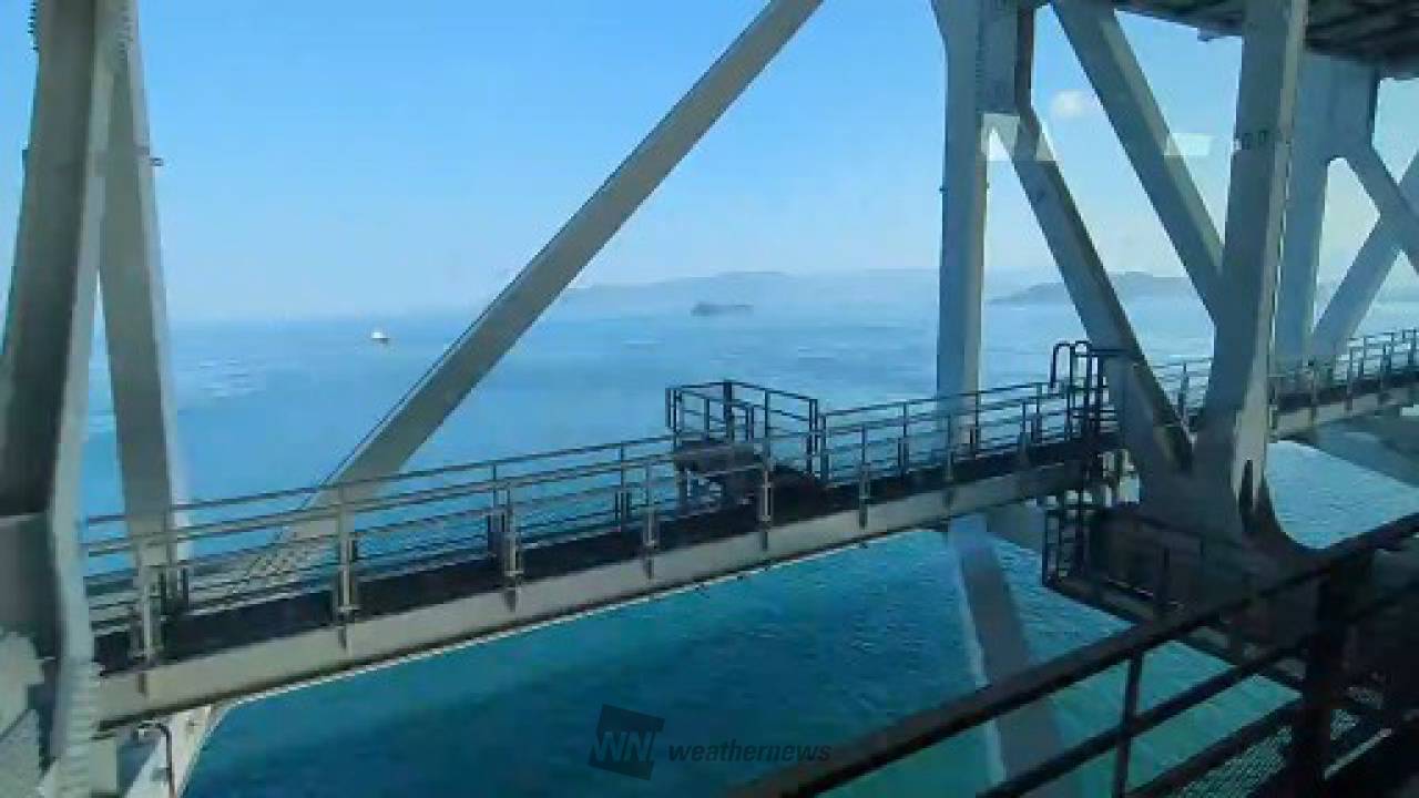 瀬戸大橋で四国へ! 北備讃瀬戸大橋で 香川県坂出市 煌めく鉄路 ウェザーニュース