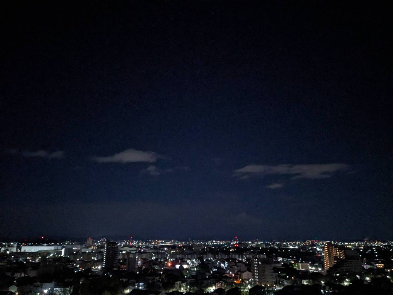 東の空。空気が凄〜...