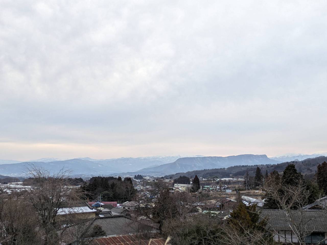 沼田市の日没時刻は1723とのこと。 群馬県沼田市 黒ポロ ウェザーニュース