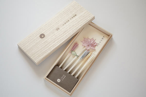 花びらがついた「花」と「蕾」￥5,000（税別）