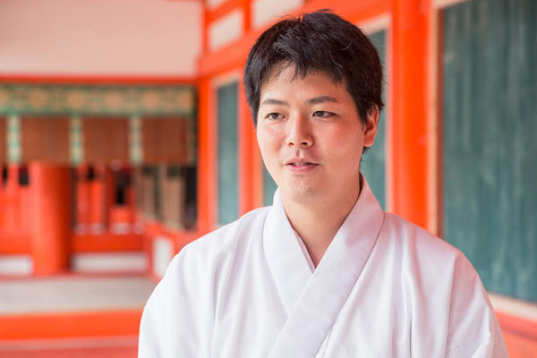 権禰宜の田中明仁さん