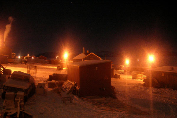 オレンジ色の街灯が温かい