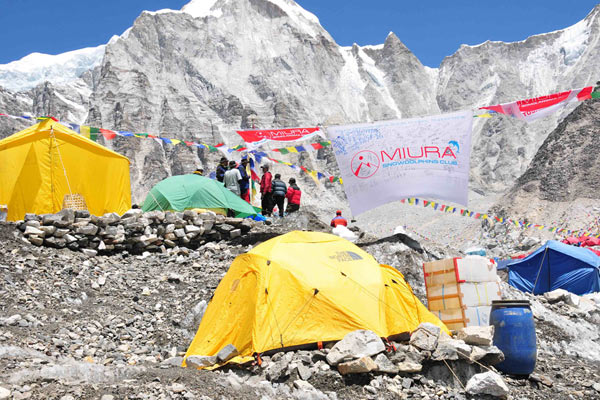 エベレストベースキャンプ（5300m）
