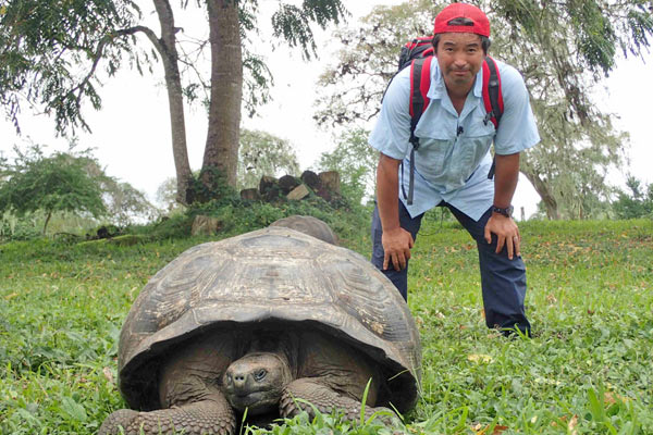 ゾウガメと筆者
