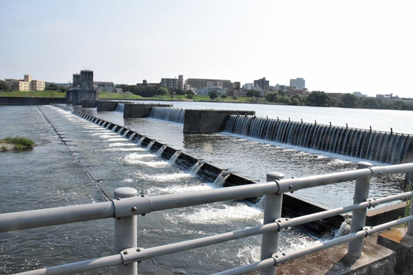 今は改修された二ヶ領宿河原堰