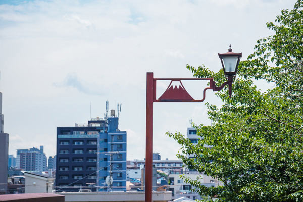 街灯左にあるビルに遮られてしまったようだ